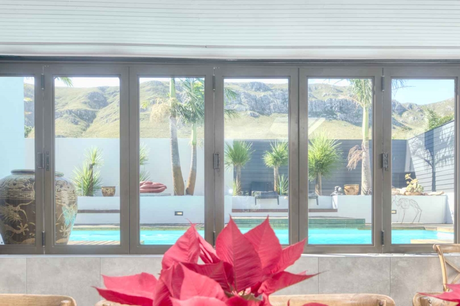 4 Bedroom Property for Sale in Hermanus Heights Western Cape